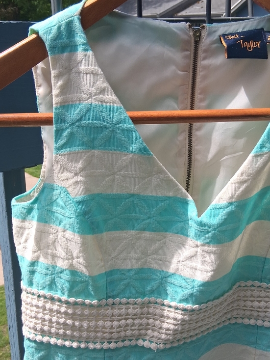 Just...Taylor Dresses & Skirts - 100% Y2K Garden Dress